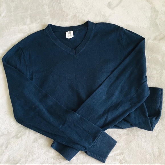 GAP V-Neck Sweater - Picture 4 of 7